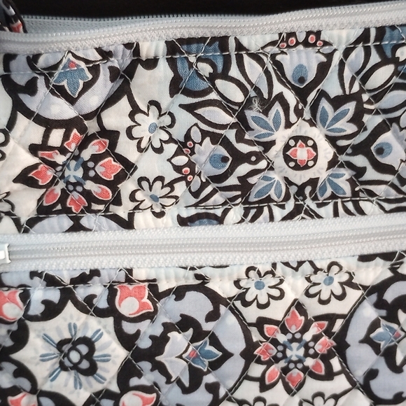 Beautiful NWT Vera Bradley crossbody bag! - Picture 7 of 8